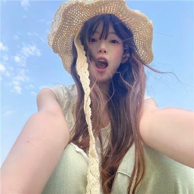 热铁皮屋顶上的猫